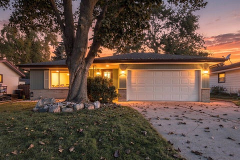Photo of 2904 17th Ave, South Milwaukee, WI 53172 (MLS # 1985844)