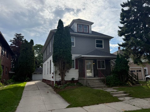 Photo of 2009 S 14th St, Sheboygan, WI 53081 (MLS # 1981243)