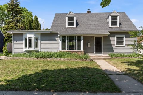 Photo of 219 Summit Dr, Port Washington, WI 53074 (MLS # 1964480)