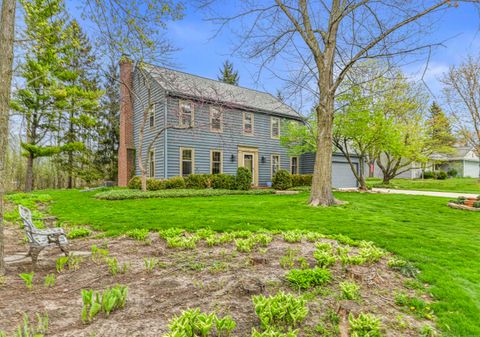 Photo of 406 Crescent Ln, Thiensville, WI 53092 (MLS # 1957741)