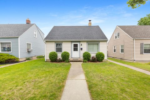 Photo of 3834 S 14th St, Milwaukee, WI 53221 (MLS # 1963318)