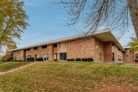 Photo of 11917 W Appleton Ave, Milwaukee, WI 53224 (MLS # 1942144)