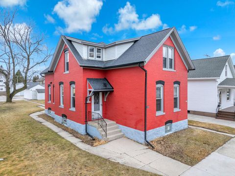 Photo of 1808 S 13th St, Sheboygan, WI 53081 (MLS # 1953030)