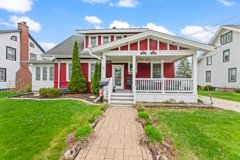 Photo of N88W16025 Park Blvd, Menomonee Falls, WI 53051 (MLS # 1959699)