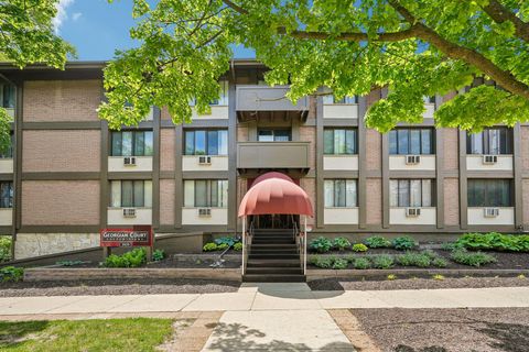 Photo of 2025 E Greenwich Ave, Milwaukee, WI 53211 (MLS # 1964654)