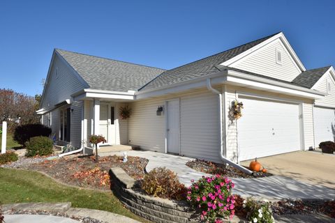 Photo of 1875 Woodview Cir, Port Washington, WI 53074 (MLS # 1942759)