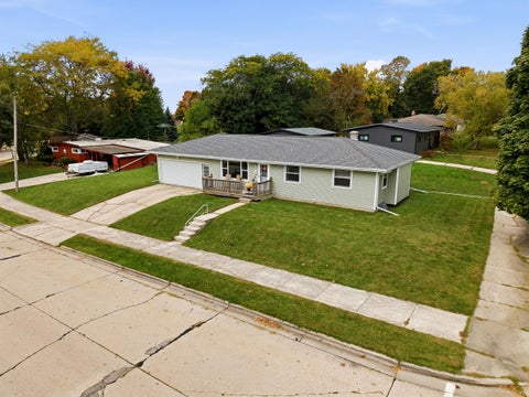 Photo of 524 N 26th St, Sheboygan, WI 53081 (MLS # 1985117)