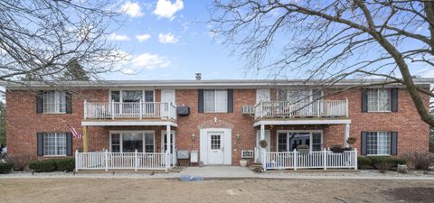 612 Laurel Lake Rd, Thiensville, WI 53092 - #: 1908996