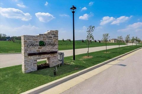 Photo of N58W27409 Orchard Hill Ct Lt 28 Ct, Lisbon, WI 53089 (MLS # 1958253)