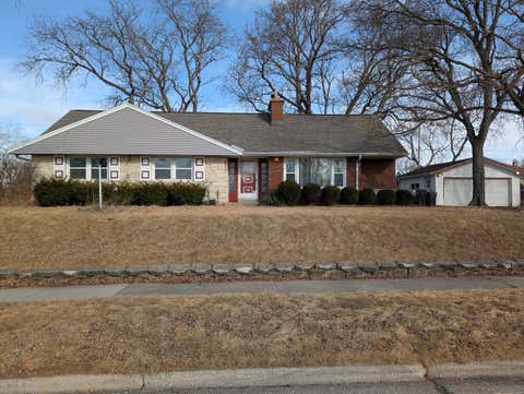 Photo of 622 Williams Ave, South Milwaukee, WI 53172 (MLS # 1906893)
