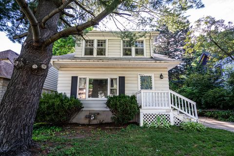 Photo of 1260 Kavanaugh Pl, Wauwatosa, WI 53213 (MLS # 1879828)