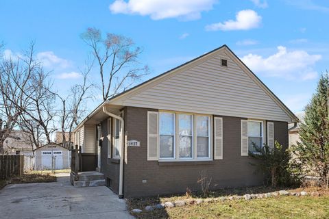 Photo of 5457 N 19th St, Milwaukee, WI 53209 (MLS # 1955117)