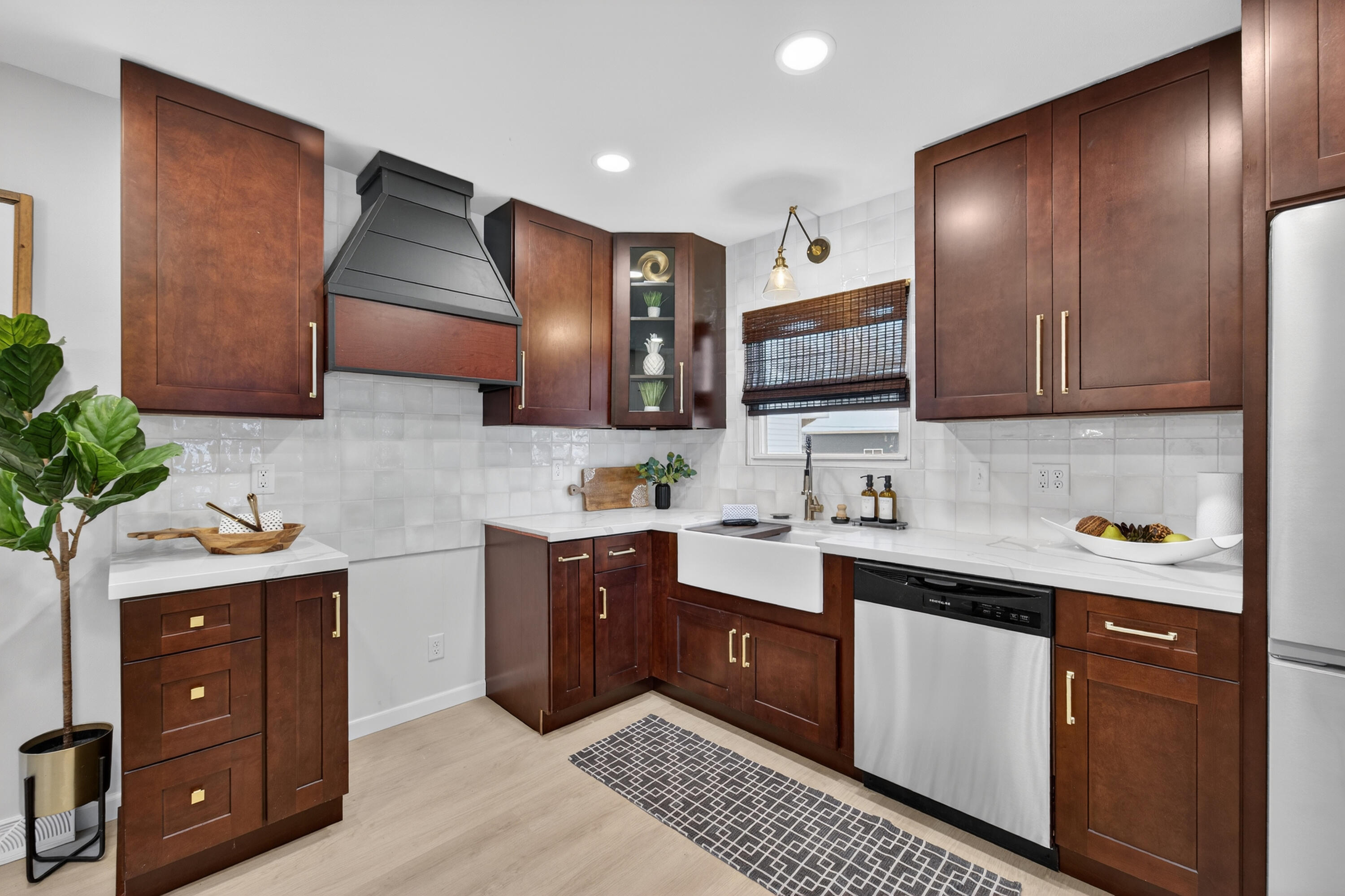 Oak Creek, Wisconsin 53154, United States, 3 Bedrooms Bedrooms, ,2 BathroomsBathrooms,Residential,Pending,253358