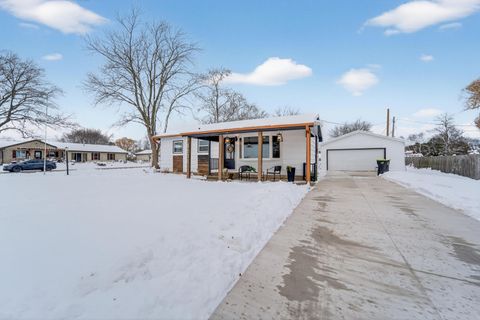 Photo of 4136 E Elm Rd, Oak Creek, WI 53154 (MLS # 1944807)