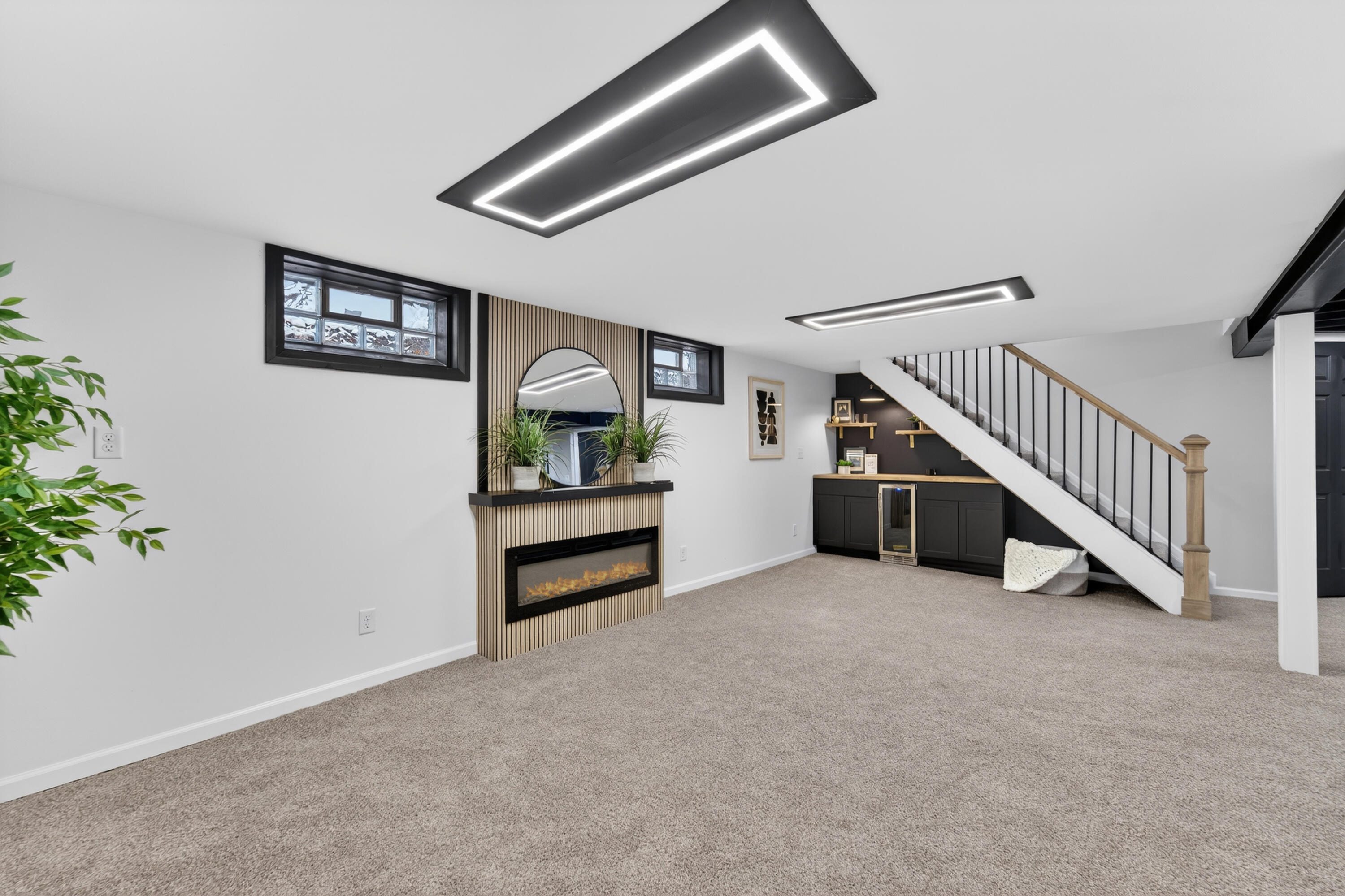 Oak Creek, Wisconsin 53154, United States, 3 Bedrooms Bedrooms, ,2 BathroomsBathrooms,Residential,Pending,253358