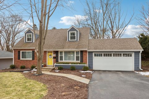 Photo of 1341 E Roberta Ave, Waukesha, WI 53186 (MLS # 1952529)