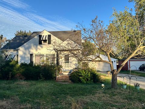 Photo of 11301 11 Ave, Pleasant Prairie, WI 53158 (MLS # 1940086) Photo of 11301 11 Ave, Pleasant Prairie, WI 53158 (MLS # 1940086)