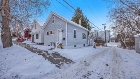 Photo of 1118 S 13th St, Sheboygan, WI 53081 (MLS # 1945301)