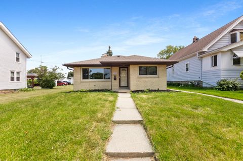 Photo of 2122 S 86th St, West Allis, WI 53227 (MLS # 1964889)