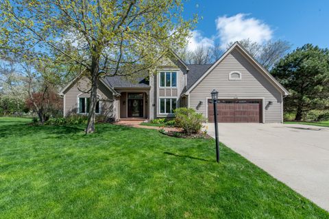 Photo of 14695 W Meadowshire Dr, New Berlin, WI 53151 (MLS # 1960116)