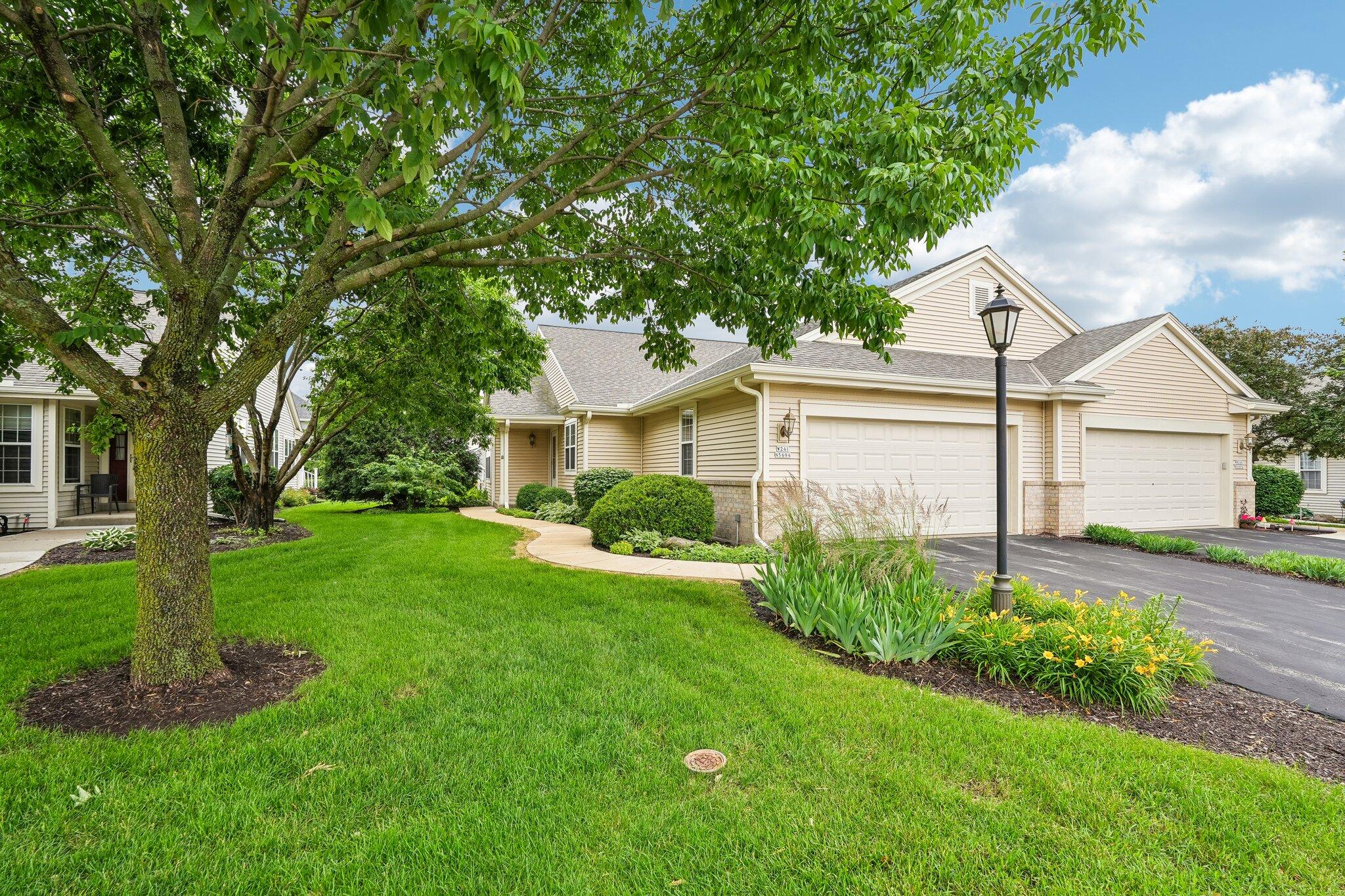W241N5694 Birchwood Ln, Sussex, WI 53089 — condo for sale in the Greater Milwaukee area, listed at $415,000