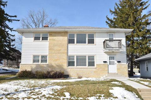 Photo of N88W16270 Park Blvd, Menomonee Falls, WI 53051 (MLS # 1954432)