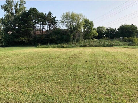 Photo of 6910 W Beatrice Ct, Milwaukee, WI 53223 (MLS # 1975241)