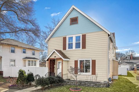 Photo of 411 E Main St, Sparta, WI 54656 (MLS # 1944987)