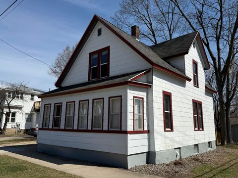 Photo of 613 17TH St S, La Crosse, WI 54601 (MLS # 1955795)