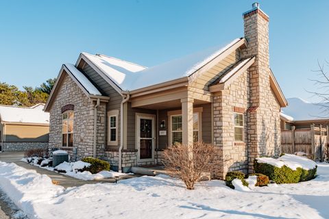 Photo of 1045 Ann Marie Way, Oconomowoc, WI 53066 (MLS # 1945526)