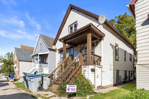 Photo of 2478 S 5th Pl, Milwaukee, WI 53207 (MLS # 1984068)