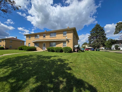 Photo of 2410 W Howard Ave, Milwaukee, WI 53221 (MLS # 1969078)