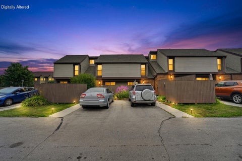 Photo of 1421 W Edgerton Ave, Milwaukee, WI 53221 (MLS # 1977069)