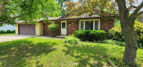 Photo of 7715 S Manitowoc Ave, Oak Creek, WI 53154 (MLS # 1922598)