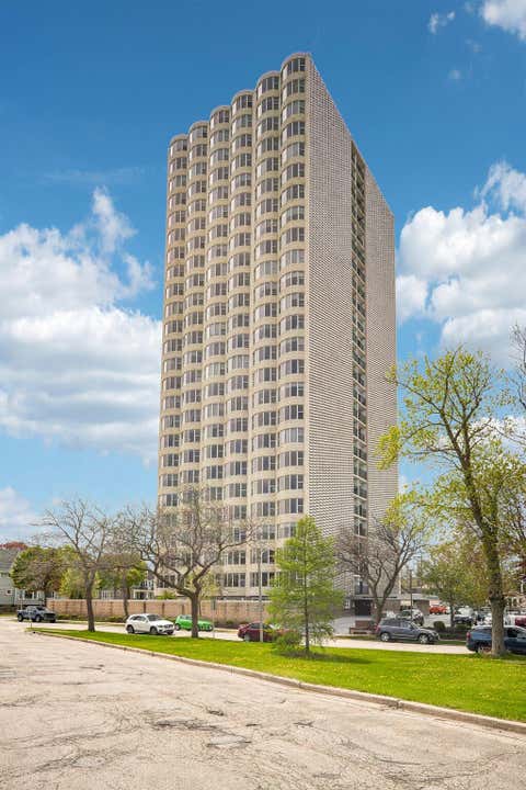 Photo of 2525 S Shore Dr, Milwaukee, WI 53207 (MLS # 1972086)
