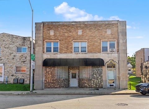 Photo of 8621 W Greenfield Ave, West Allis, WI 53214 (MLS # 1983604)