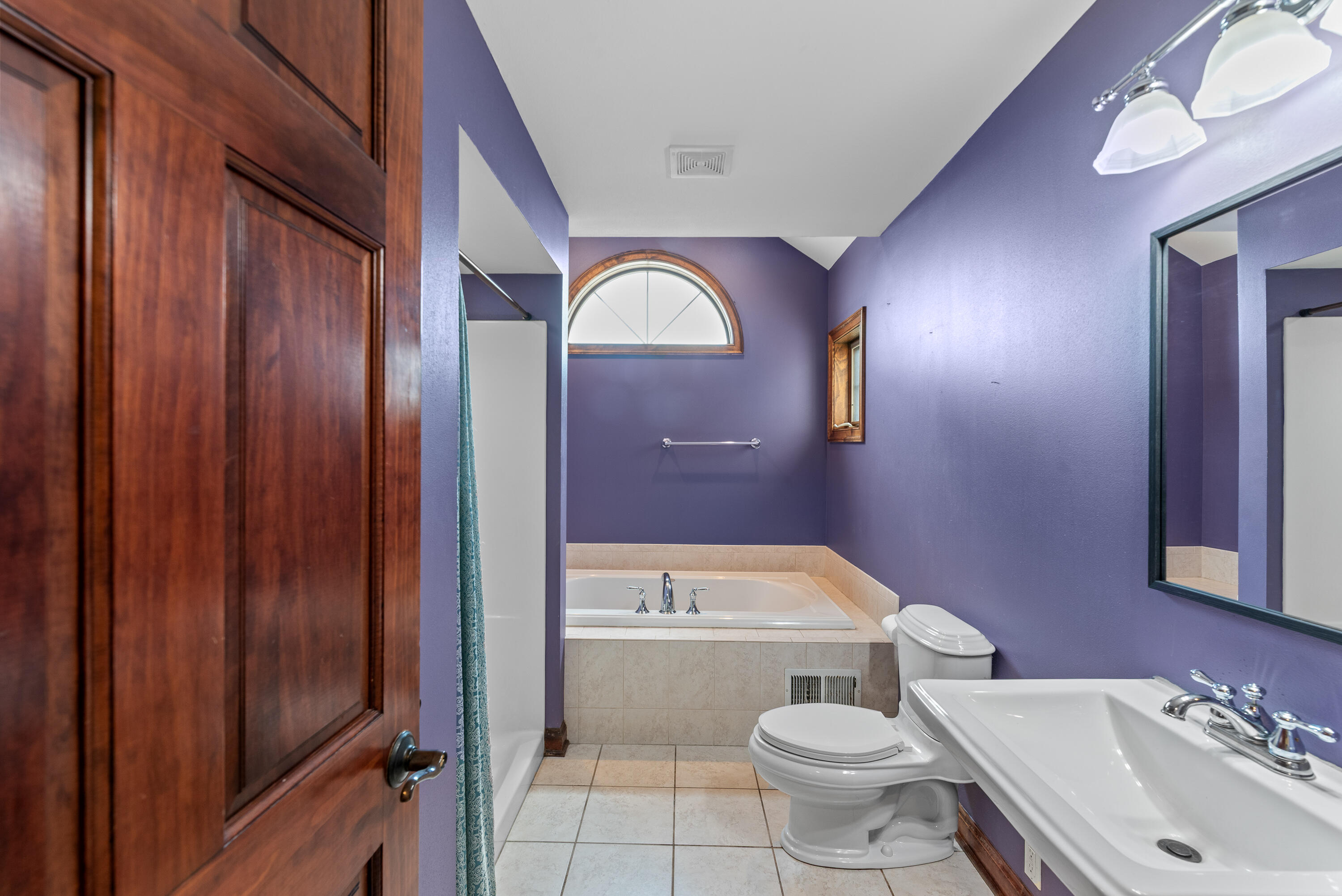 Richfield, Wisconsin 53017, United States, 4 Bedrooms Bedrooms, ,4 BathroomsBathrooms,Residential,Active,175504