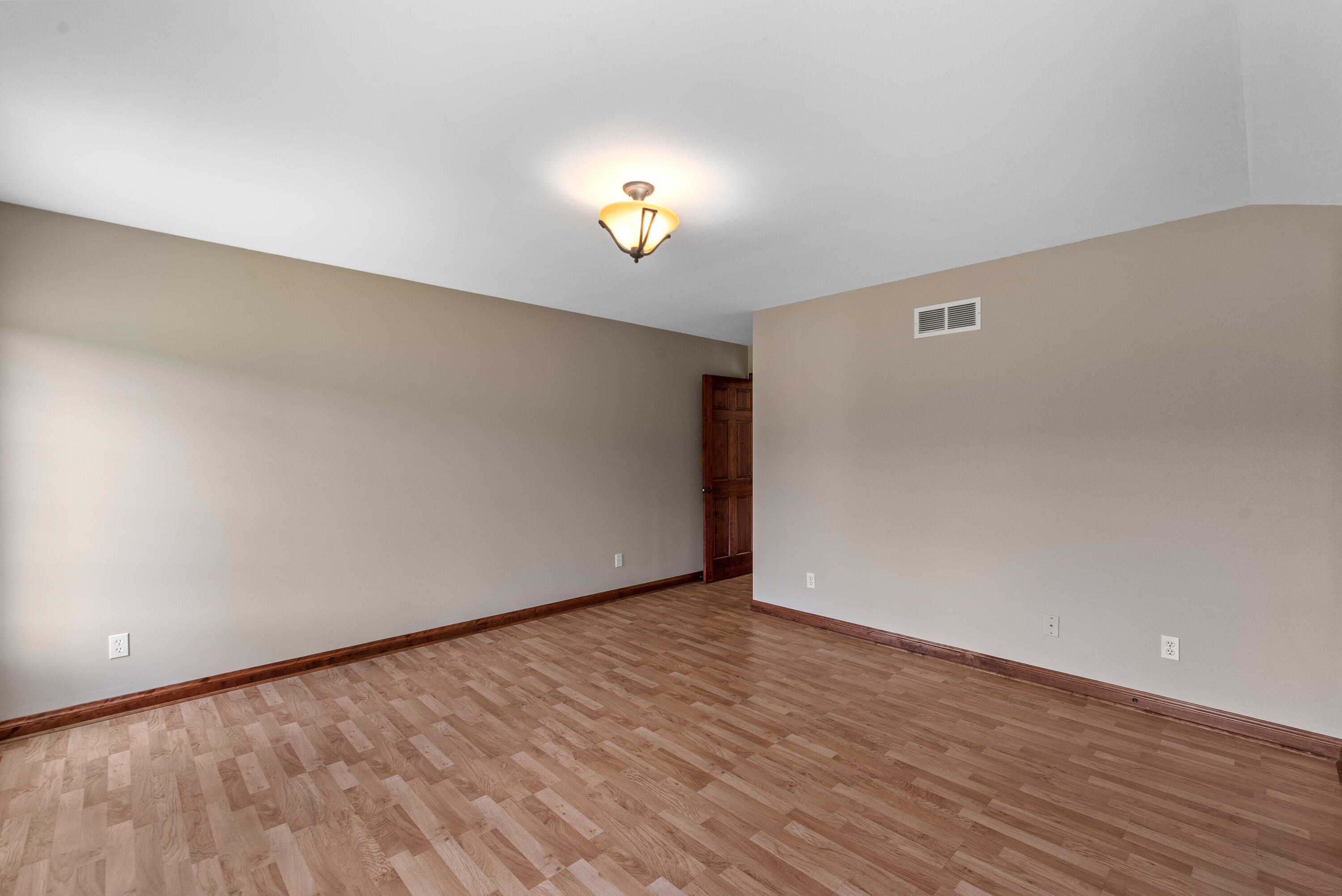 Richfield, Wisconsin 53017, United States, 4 Bedrooms Bedrooms, ,4 BathroomsBathrooms,Residential,Active,175504