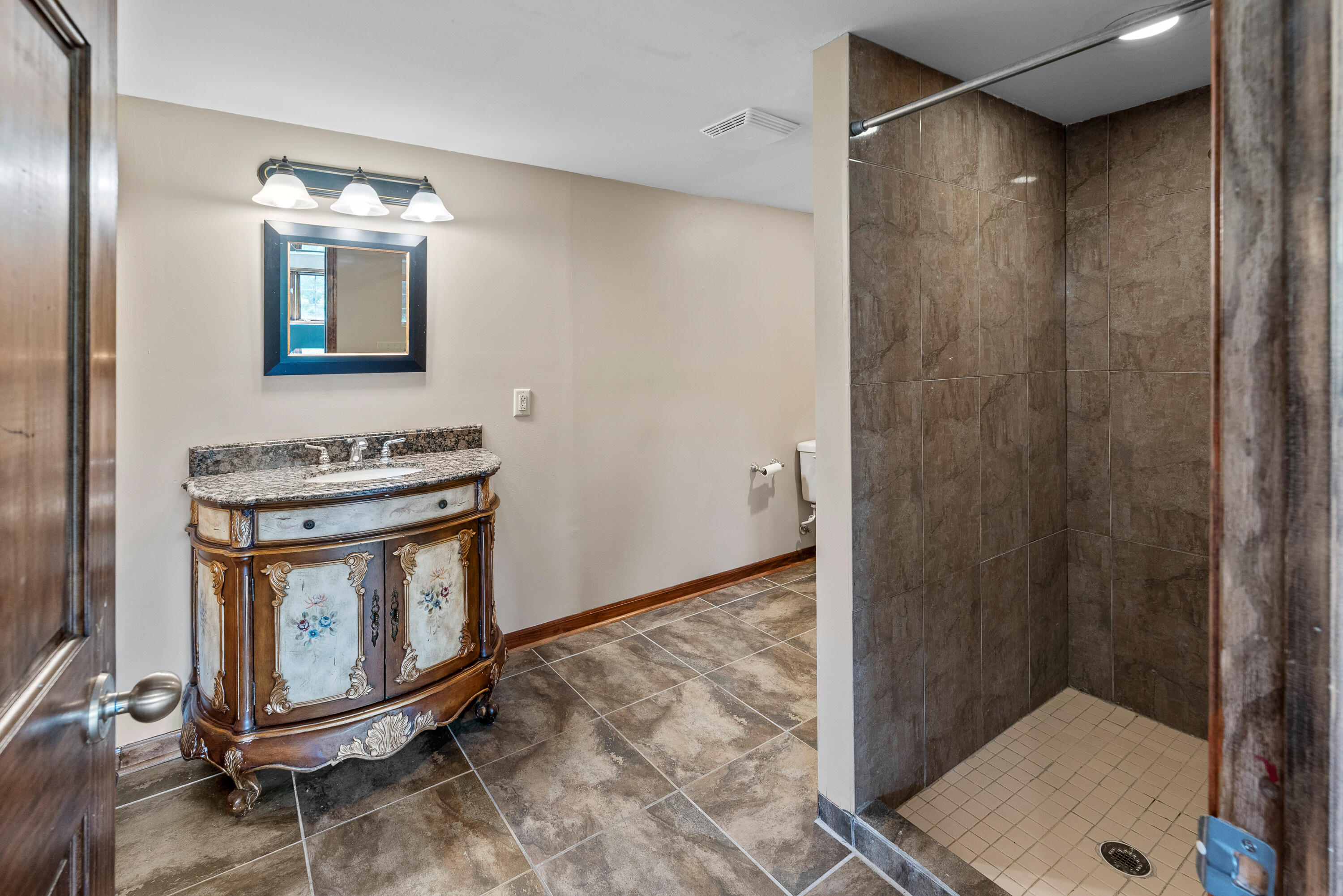 Richfield, Wisconsin 53017, United States, 4 Bedrooms Bedrooms, ,4 BathroomsBathrooms,Residential,Active,175504