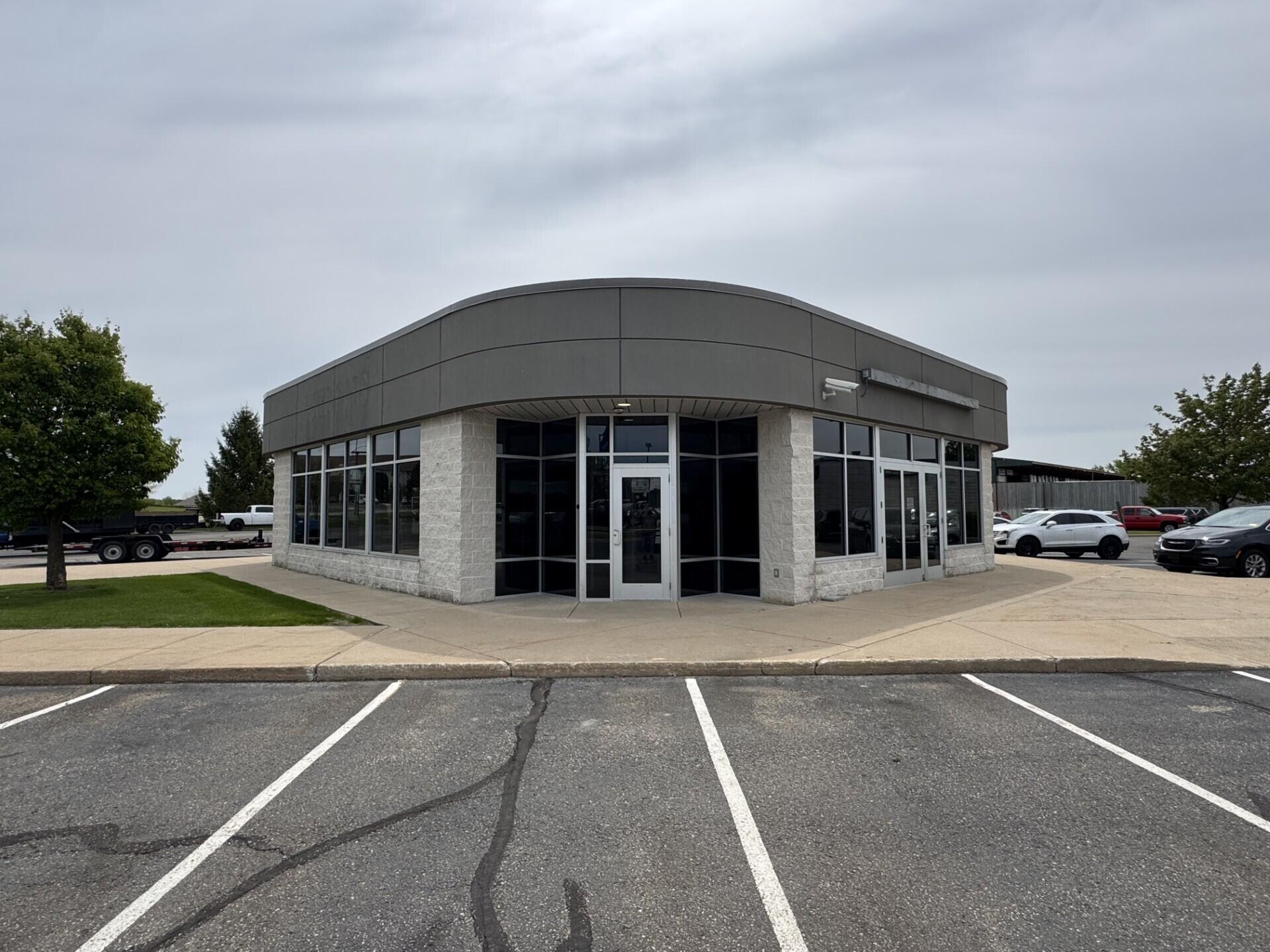 lynch used car bld photo 4