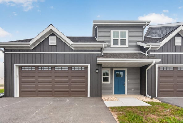 1675 REIGLE DR, KEWASKUM, WI 53040 - Image b551bda4ffb817b4c33ddab0b61abfe4/2945565883