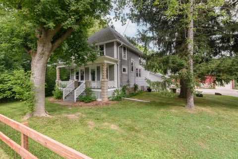 Photo of 3700 S 116th St, Greenfield, WI 53228 (MLS # 1973033)