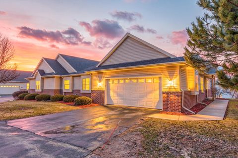 Photo of 2832 E Somers Ct, Cudahy, WI 53110 (MLS # 1952782)