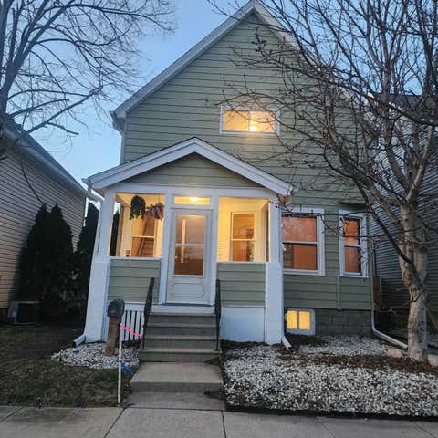 Photo of 908 Michigan Ave, South Milwaukee, WI 53172 (MLS # 1911804)