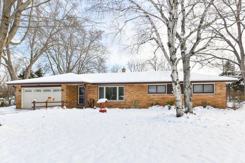 Photo of 3446 S 104th St, Greenfield, WI 53227 (MLS # 1944629)