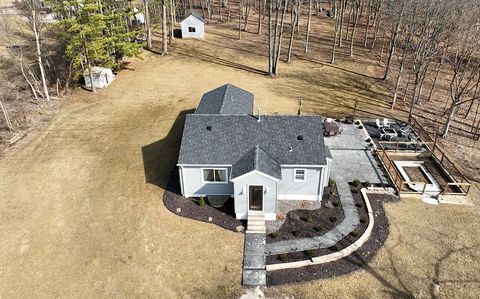 Photo of 9208 S 15th Ave, Oak Creek, WI 53154 (MLS # 1909427)