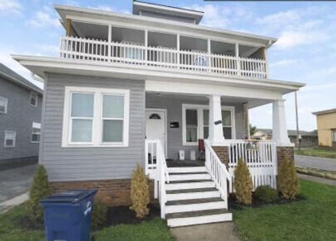 Photo of 1701 Edgewood Ave, Racine, WI 53404 (MLS # 1950055)