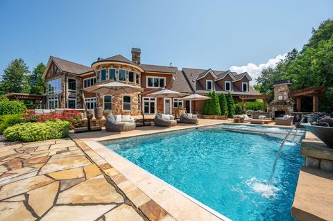 5707 Bay Shore Dr Egg Harbor WI 54235