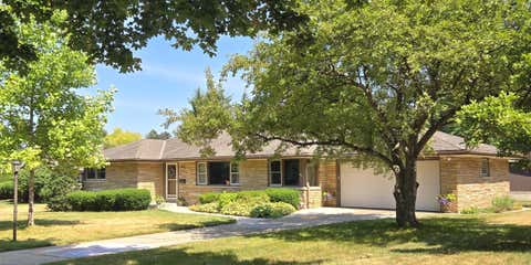Photo of 5617 W Jackson Park Dr, Milwaukee, WI 53219 (MLS # 1975132)