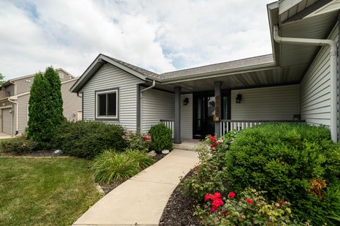 Photo of 6864 S 34th St, Franklin, WI 53132 (MLS # 1928133)